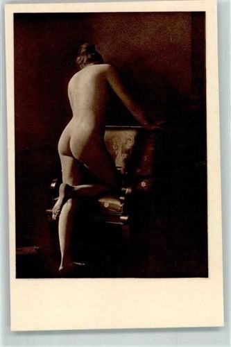 Nude Model von hinten AK