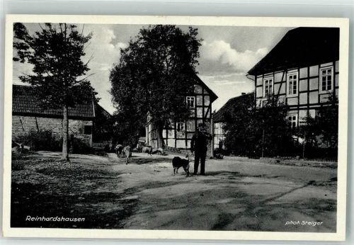 Bad Wildungen Reinhardshausen Mann mit Hund u. Trompete Fachwerkhäuser