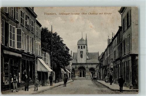 08400 Vouziers - Leipziger Straße Rue Chancy mit Kirche