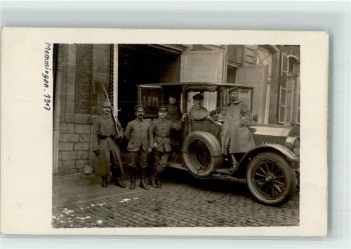 87700 W8940 Memmingen Foto AK Soldaten Automobil Ort handschriftlich