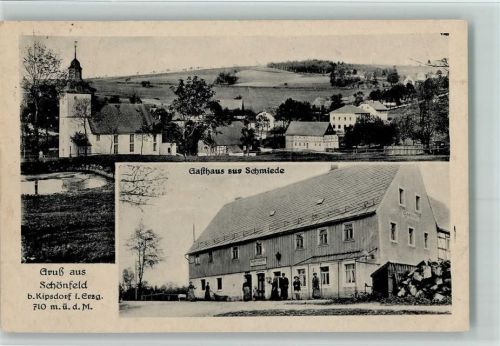 Schönfeld 1921 Gasthaus zur Schmiede , Gäste vor dem Haus, Teilansicht mit Kirche AK