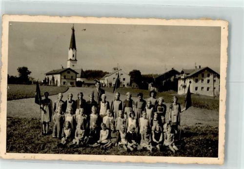 84385 W8344 Egglham b Aidenbach, Niederbay - Pfarrkirche St. Stephanus Gruppenaufnahme Mädchen mit Betreuer Ort handschriftlich