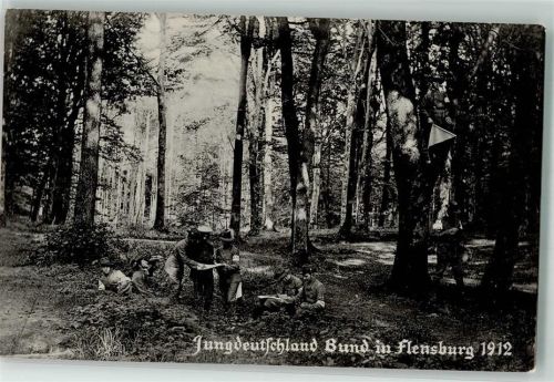 24937 W2390 Flensburg Foto AK Jungdeutschland Bund 1912 Gruppenphoto im Wald