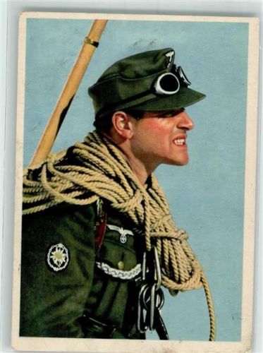 Ein deutscher Landser mit Kletterausrüstung Fotograf von Perckhammer Verlag E.A. Schwerdtfeger & Co.