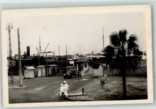 Dakar Eingang zum Hafen Oldimer Fahrrad