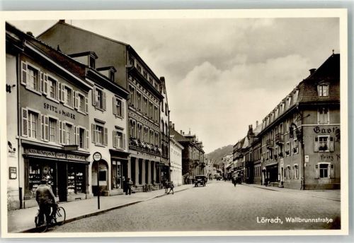Lörrach Wallbrunnstraße mit Löwen-Apotheke
