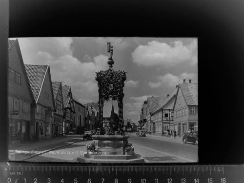Springe Marktplatz m. Marienbrunnen
