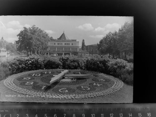 Mülheim Blumenuhr am Wasserbahnhof