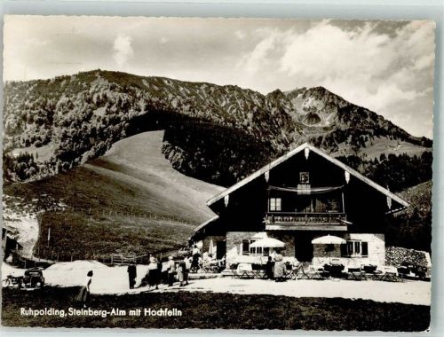 Ruhpolding Steinberg Alm mit Hochfelln VW Käfer Motorrad