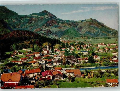 Marquartstein Luftaufnahme zwischen Hochgern und Hochplatte im Achental