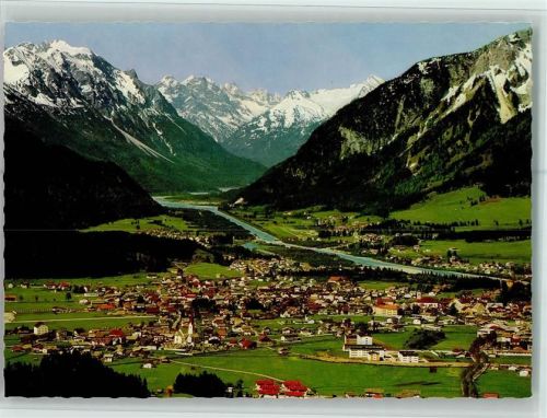 Reutte Luftaufnahme Ortsansicht mit Lechtaler Alpen