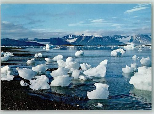 Svalbard Eisskulpturen des Gletschers im Kongsfjord