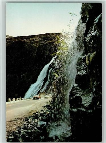 Andalsnes Trollstigen Wasserfall Auto