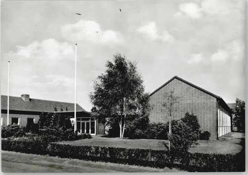 Barenburg Baum Haus Wiese