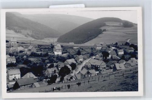 Schwalefeld Foto Berg Feld Haus Baum Zaun