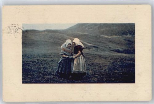 Grave Feld Kinder Trachten