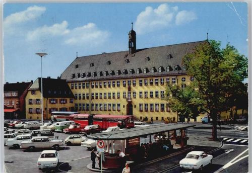 Rüsselsheim Bus Auto Rathaus