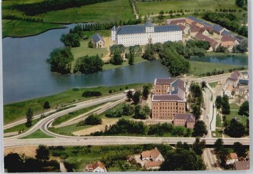 Schleswig Fliegeraufnahme Fluss Haus Baum Straße