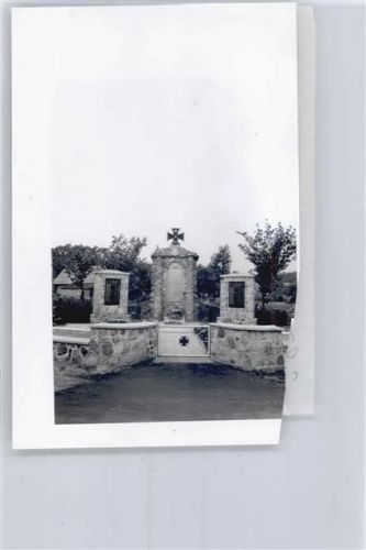 Scharrendorf Foto mit Negativ, Ehrenmal