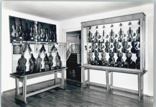 Markneukirchen Musikinstrumenten-Museum Streichinstrumente Violinen Vogtl. Geigen Viola d amore