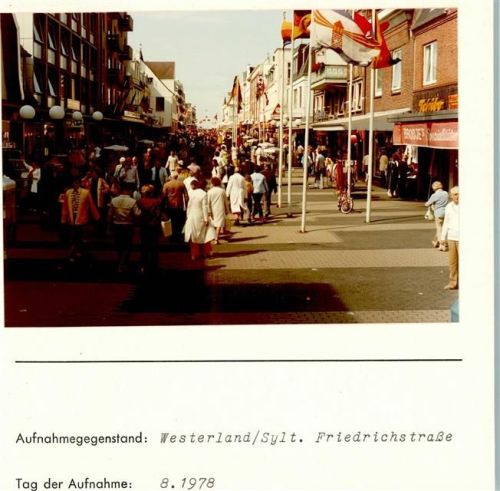 Westerland Friedrichstraße Fußgängerzone Foto montiert auf Karton