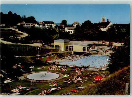 Erbendorf Rückseite mit Abschürfungen bzw Kleberesten Schwimmbad