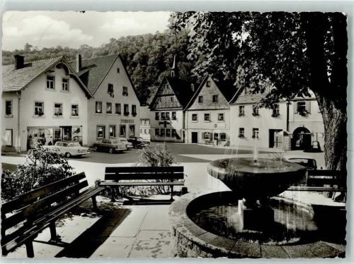 Wirsberg Dorfplatz Brunnen Sparkasse