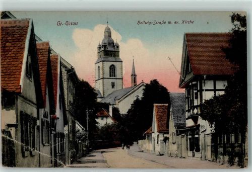 Groß-Gerau Hellwig Strasse mit Kirche