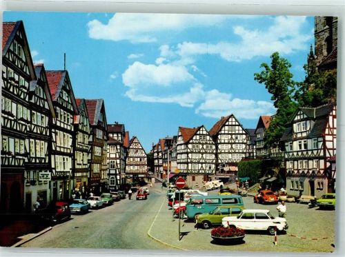 Homberg Marktplatz VW-Bully Oldtimer VW Käfer Fachwerkhaus