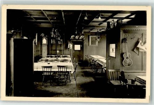 Holzkirchen Gasthaus Alte Post Gaststube Gitarre Tageszeitung Standuhr