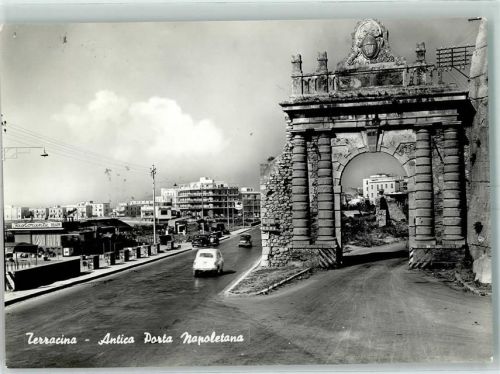 Terracina Antica Porta Napoletana Auto