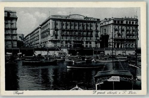 Napoli I grandi alberghi a S. Lucia Boote