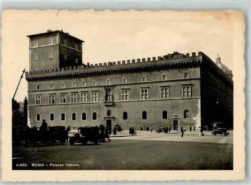 Roma Palazzo Venezia Auto
