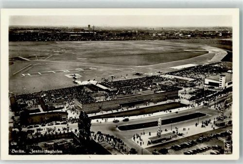 Tempelhof WK II Zentralflughafen Landefeld Fliegeraufnahme