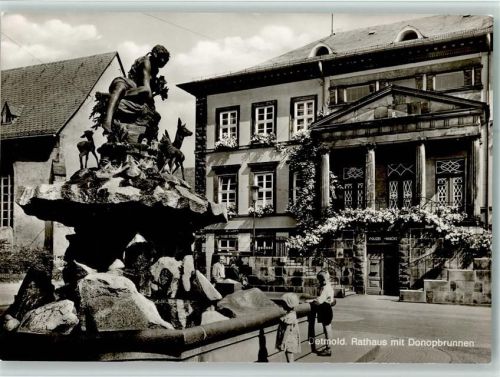 Detmold Rathaus mit Donopbrunnen