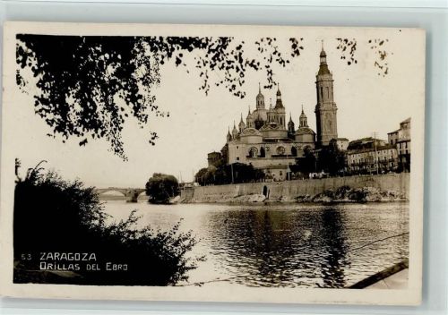 Ufer des Ebro und Pilar-Tempel