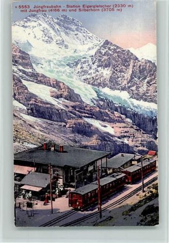 Eismeer Jungfraubahn Station Eigergletscher mit Jungfrau und Silberhorn