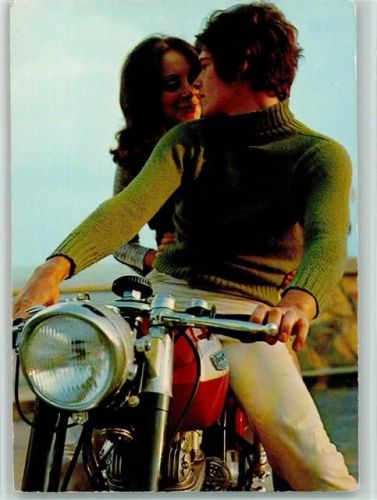Liebespaar auf dem Motorrad ca 1975 AK