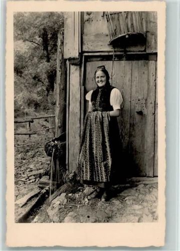 Bäuerin in Tracht Foto AK