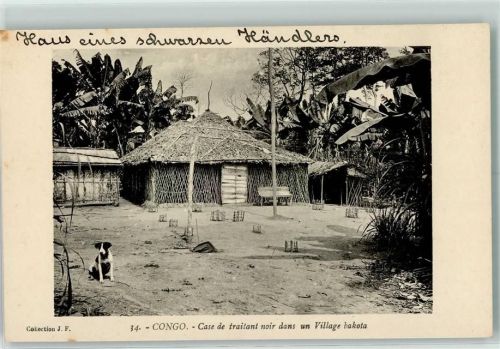 Case de trailant noir dans un Village bakota