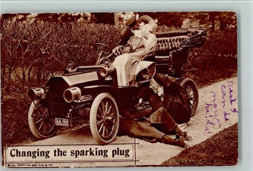 1910 Serie Liebespaare im Automobil, inniger Kuss , Panne