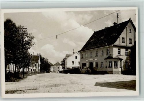 87757 W8949 Kirchheim i.Schw. Foto AK Rohabzug - Gasthaus zur Krone u. Straße