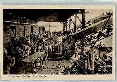 Puerto Limon Exporting bananas