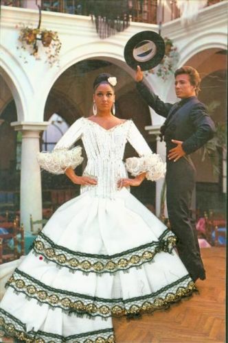 Flamenco echter Stoff echte Stickerei
