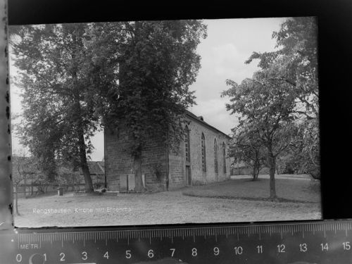 Rengshausen Kirche m. Ehrenmal