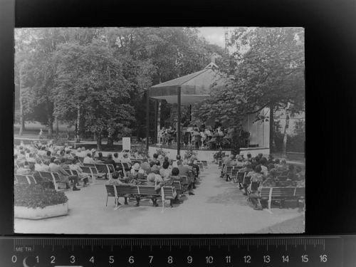 95138 W8675 Bad Steben GLASNEGATIV Kurpark Konzert