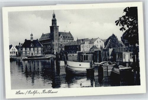 Leer Rathaus, Hafen