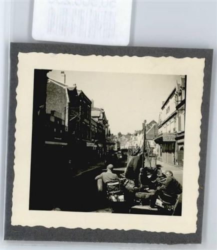 Wehrmacht , Foto , Klebereste siehe Rückseite