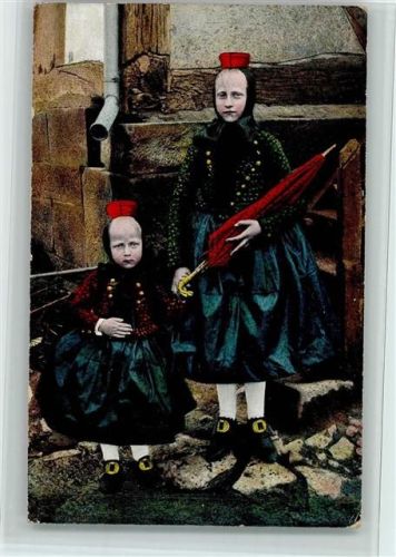 Zwei Schwälmer Mädchen