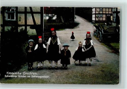 Schwälmer Kinder im Sonntagsstaat